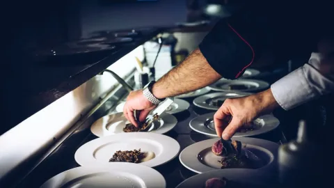 Chefs cuisiniers : portraits, inspirations et secrets de cuisine