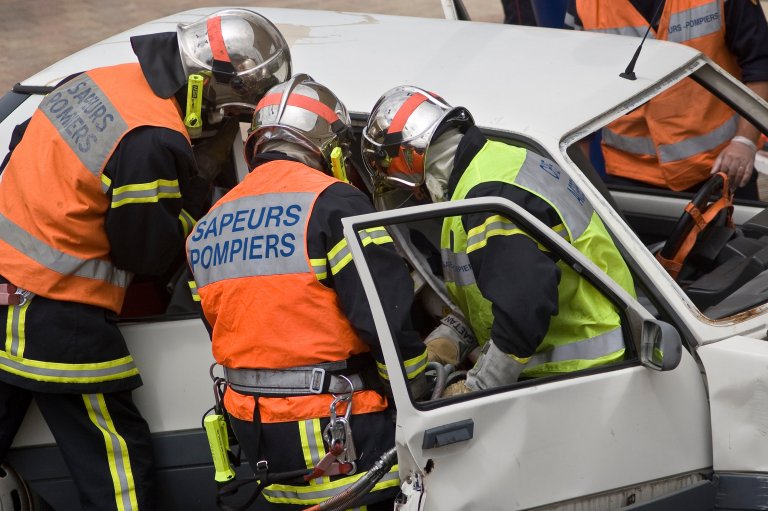 pompiers sur accident de la route - 20