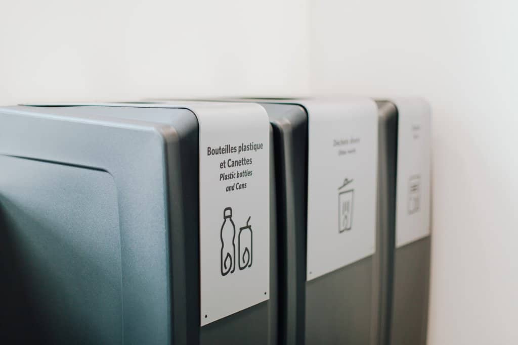 Poubelles de tri en entreprise