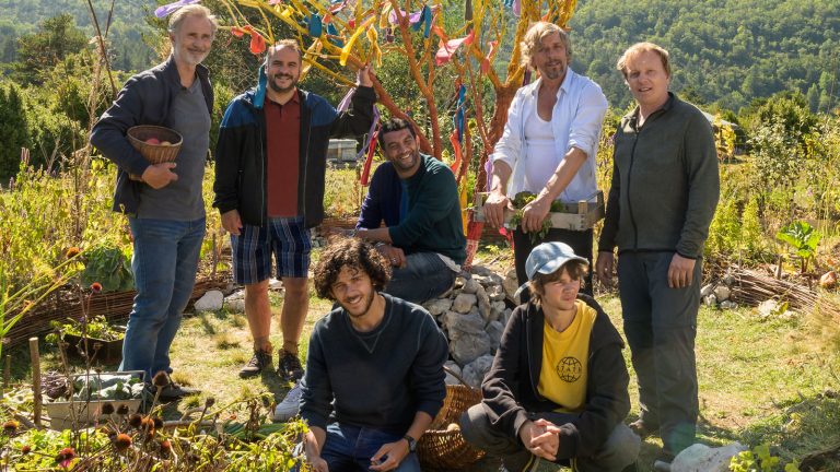 Hommes au bord de la crise de nerfs