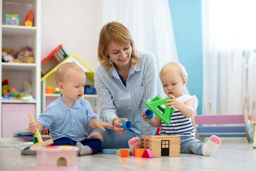 enfants chez l'assistante maternelle