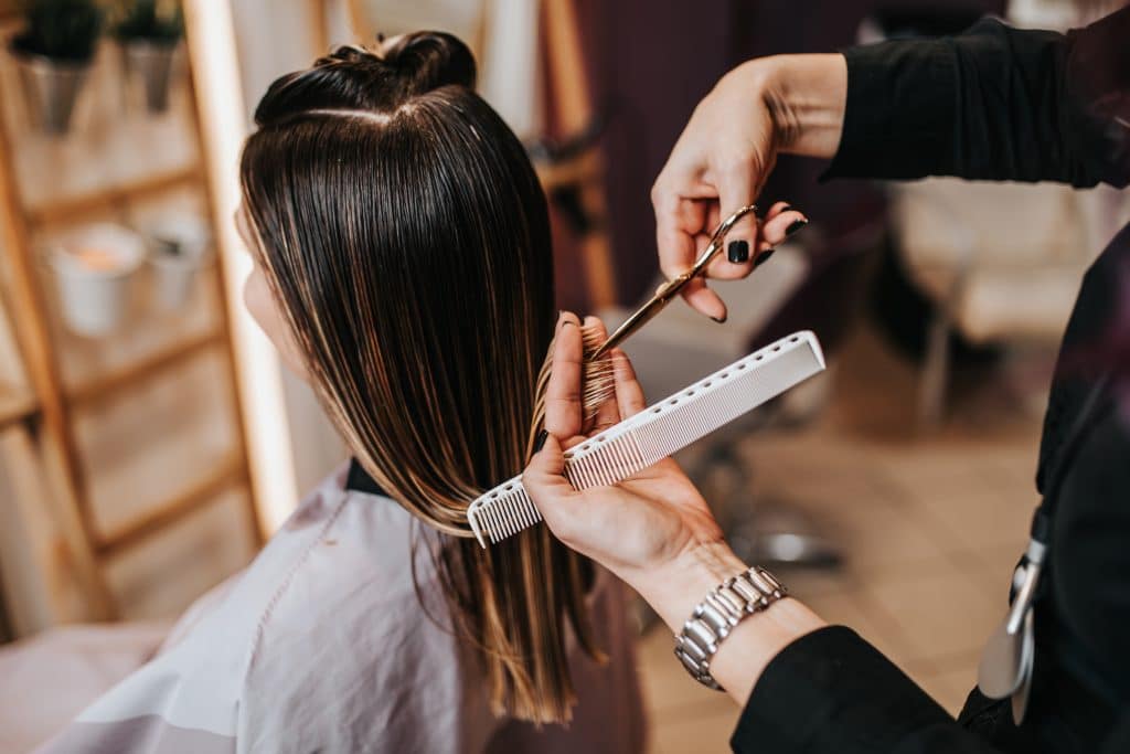 Une thérapie à travers les cheveux