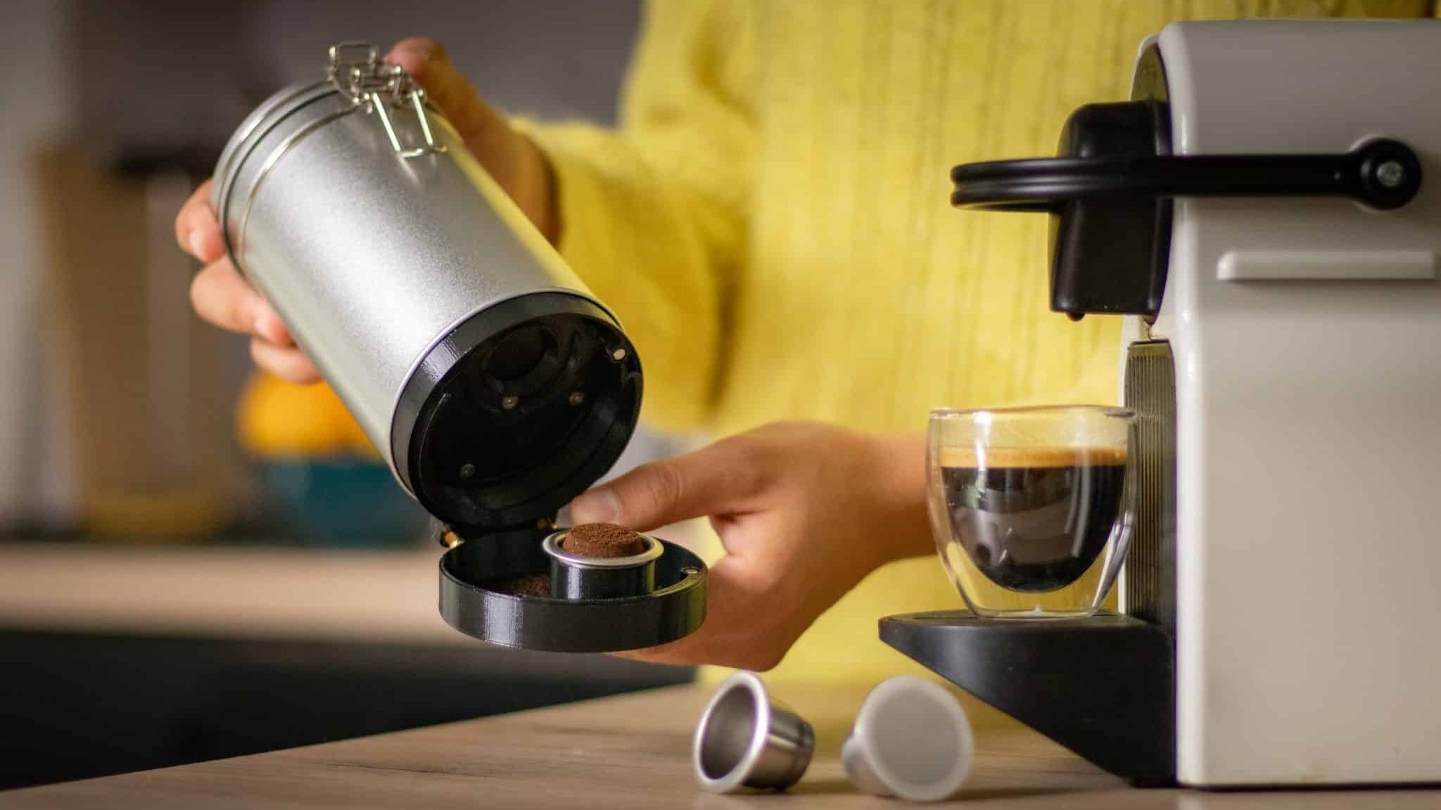 Nestlé lance une nouvelle cafetière avec des capsules en papier