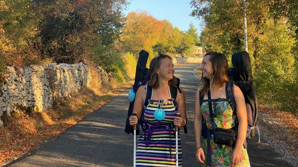 Virginie et Roxane marche ta joie