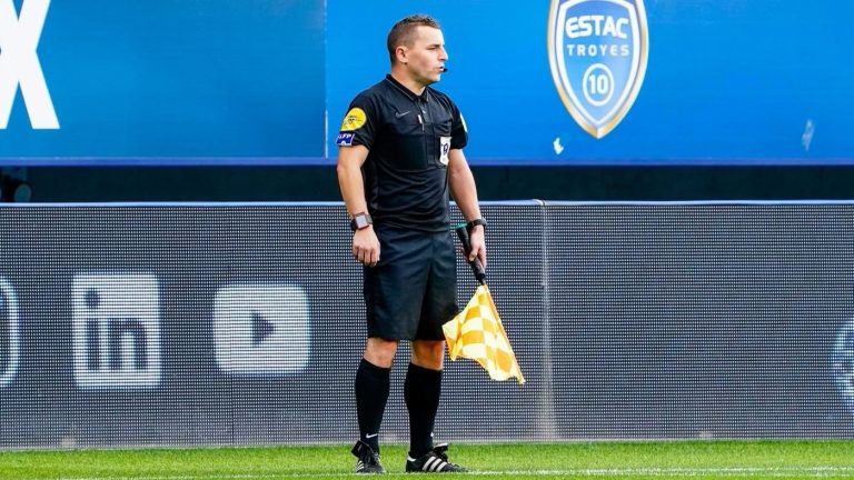 Brice Parinet, arbitre de Ligue 1 et professeur d'histoire géographie