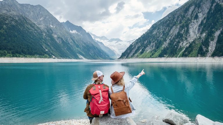 Coup de téléphone à un couple en plein Tour du Monde