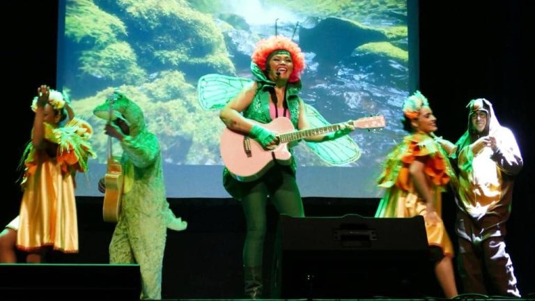 Sibelle la cigale Brésilienne - comédie musicale sur l'autisme