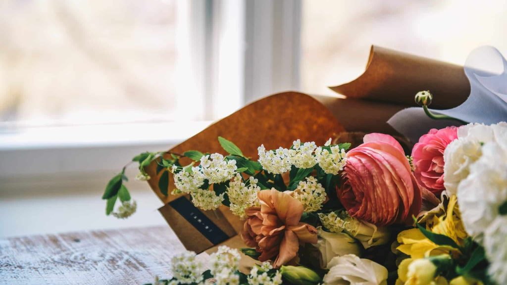 un bouquet de fleurs