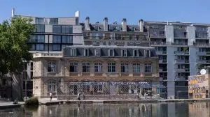 La Maison des Canaux le long du canal de l’Ourcq, Paris 19ème.