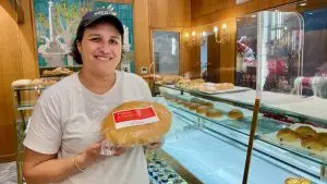 Margaux Touzet de La Pâtisserie Béchard et sa pompe à l'huile - Photo Air Zen Radio