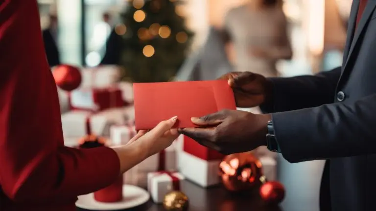 Au cœur de la fabrication des cartes de vœux solidaires UNICEF