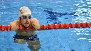 Natation : Amputé des quatre membres, Pierre vise les Jeux paralympiques