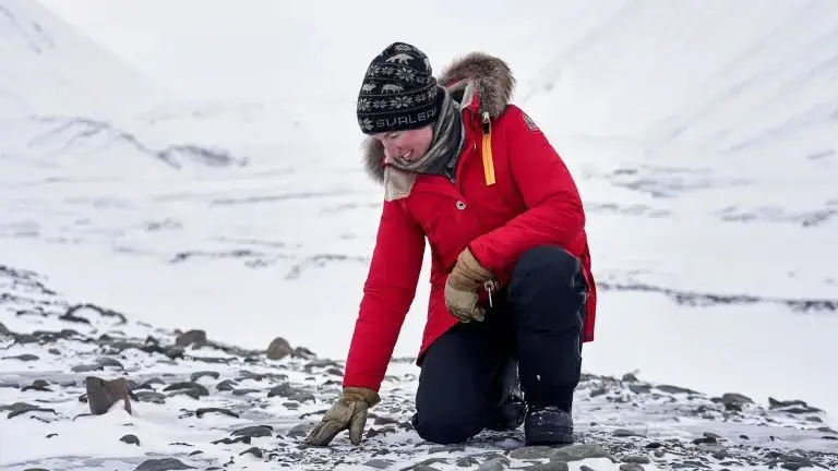 Comprendre la fonction des glaciers avec la glaciologue Heïdi Sevestre