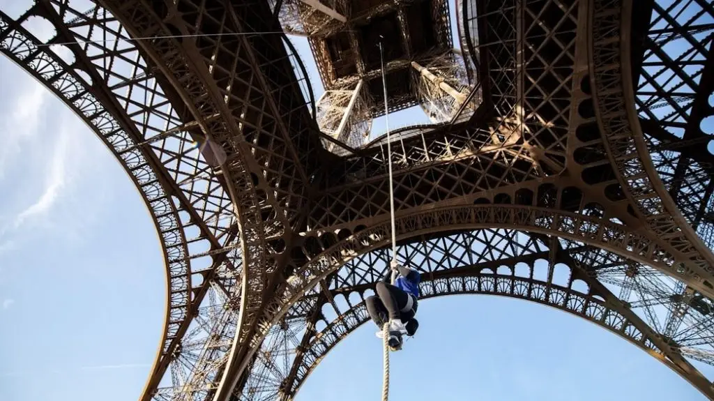 Anouk Garnier Tour Eiffel