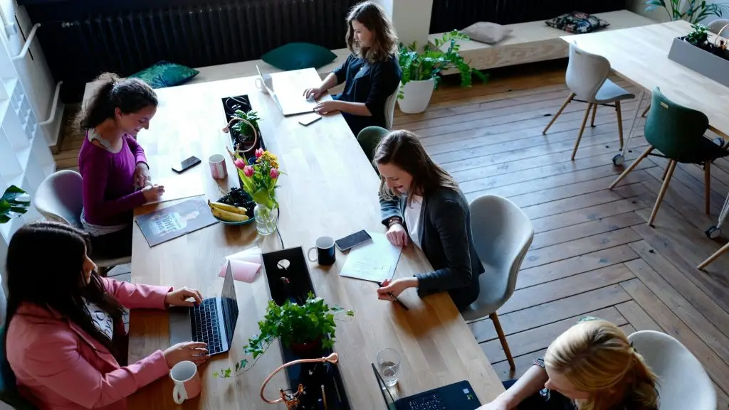 Force femmes aide les femmes de plus de 45 ans vers l’emploi