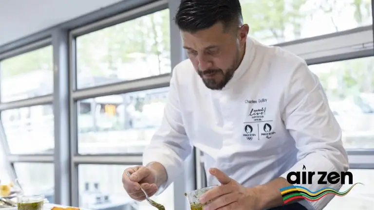 Charles Guilloy, chef exécutif du Village des athlètes qui a conçu les 500 recettes qui seront proposées aux athlètes et au grand public. Photo Franck Beloncle