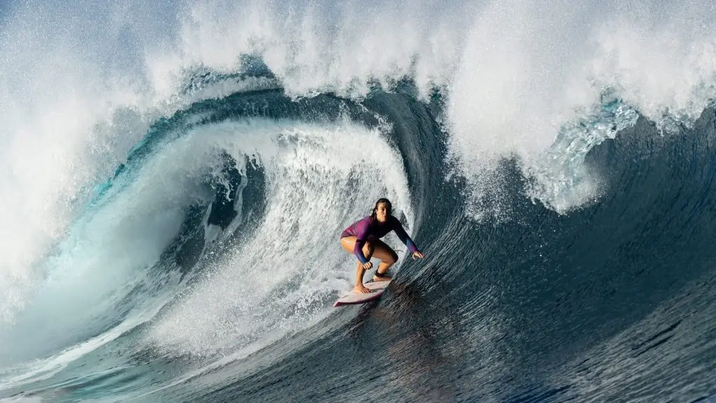 Surf : Hermine Bonvallet, surfeuse de grosses vagues