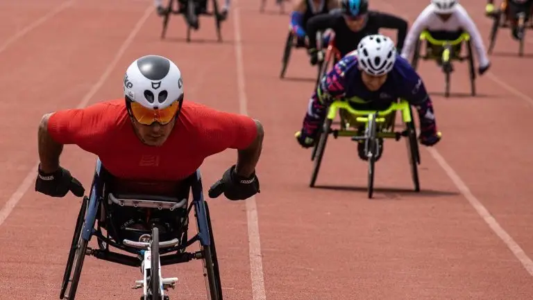 Jeux paralympiques, Les athlètes, Fauteuils roulants.