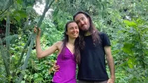 Daniel et Delphine Stickney dans leur forêt jardin