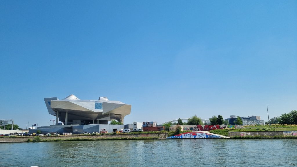 Lyon : Emprunter la Saône pour se rendre au Musée des Confluences