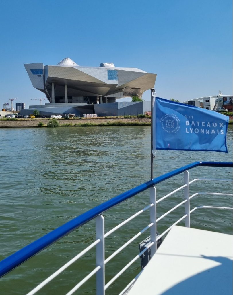 Lyon : Emprunter la Saône pour se rendre au Musée des Confluences