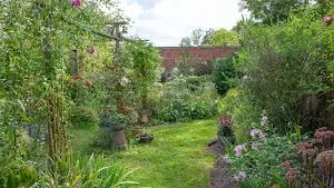 Dans l'Indre, le jardin de campagne de Nicolas Saint-Léger