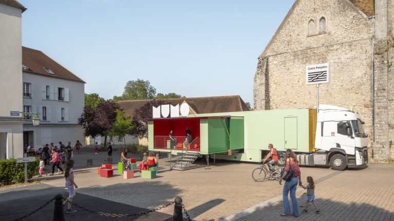 Le musée mobile, MUMO installé dans une commune