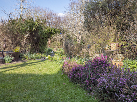 Le Jardin d'Alain -Arrosoirs et sécateurs