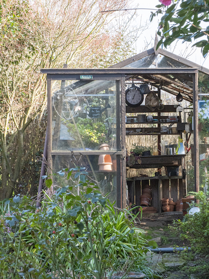 Le Jardin d'Alain -Arrosoirs et sécateurs