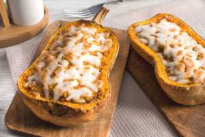 Butternut farcie au chèvre et aux noisettes